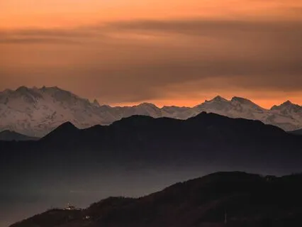 Practice Presence And Relax With Soothing Binaural Beats