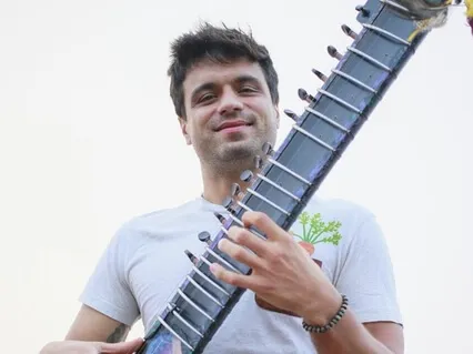 Praise For A New Day - Improvised Saz With Beats