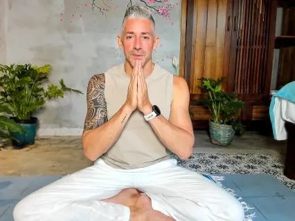 Calm Your Mind - Alternate Nostril Breathing (9 Minutes)
