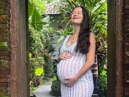 Pregnancy Affirmations For New Moms: Relax & Bond With Baby