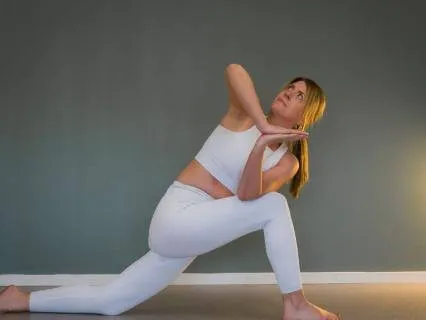 Quick Yoga Flow To Wake Up Your Body