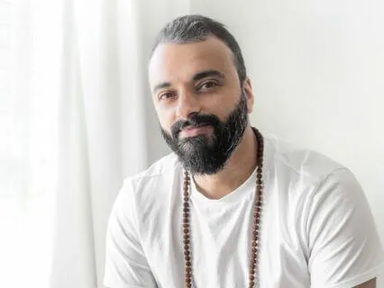 Radhe Krishna - The Chanting Flute