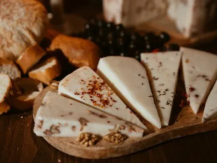 Rainy Day At The Cheese Shop: Cozy Bedtime Story