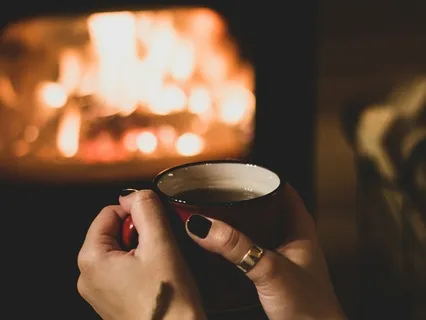 Rainy Day By The Fire Place | 40Hz