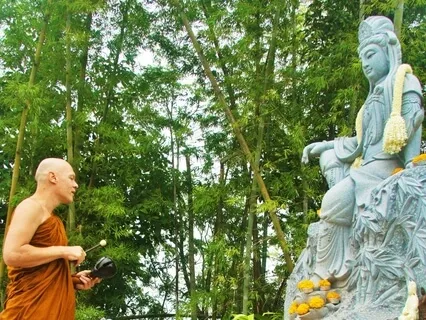 Receiving Kwan Yin Bodhisattva's Blessing