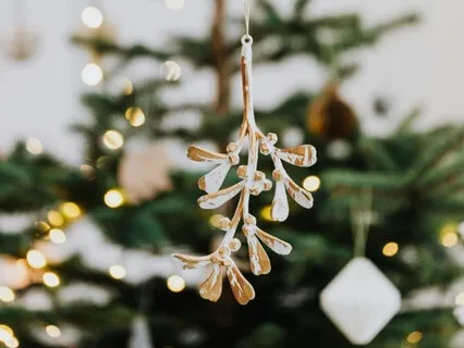 Relax This Christmas: Loving Thyself Underneath A Mistletoe