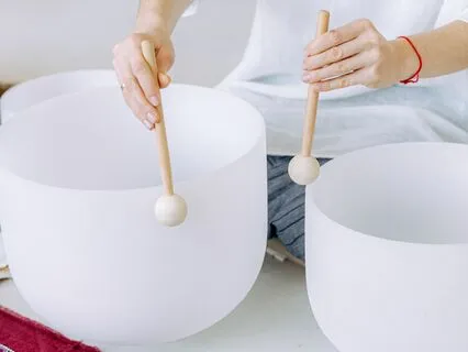 Relaxing Sound Bath With Crystal Singing Bowls