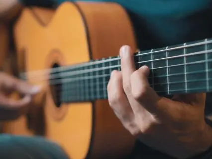 Relaxing Strums: Tranquil Acoustic Guitar