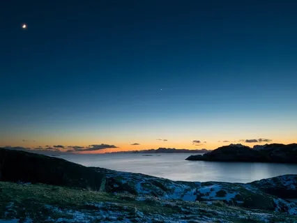 Rest & Sleep Meditation (Low Ocean Waves & Drone)