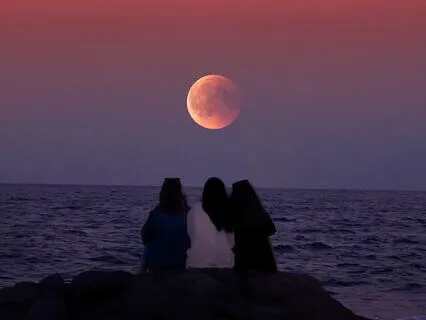 Rising Mellow Moon, Uplifting Ambient Instrumental Track