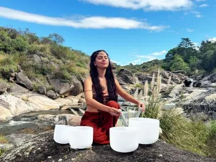 River Sounds & Crystal Bowls | 15 Min For Relaxation & Focus