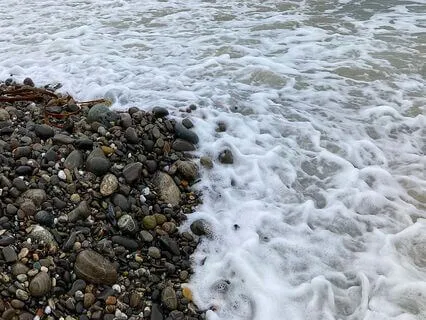 Rolling Waves, Rolling Rocks