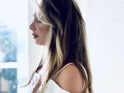 Root Chakra Meditation For Family Struggles, Pain In Bones, Spine, Hips, Legs, Feet, Addiction, & Depression