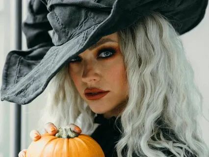 Samhain: Pick A Crystal Tarot Reading