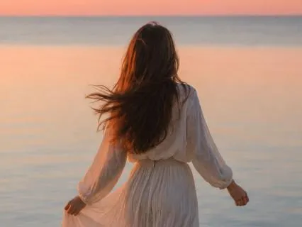 Sanja ~ She Dreams
