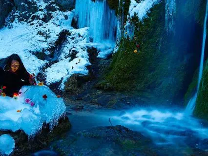 Schamanisches Wasserfall-Lied