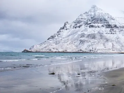 Sea that Sees me - Deep emotional introspection