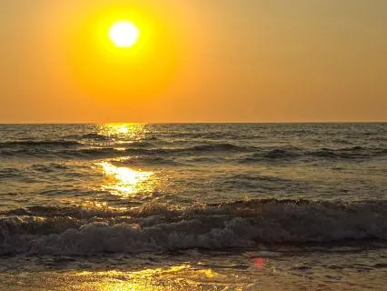 Sea Waves of Greece Reading and Focus Background