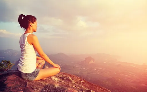 Sedeča meditacija s spremljanjem dihanja