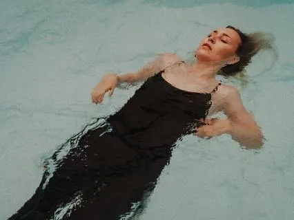 Serene Womb: Deep Sleep & Renewal
