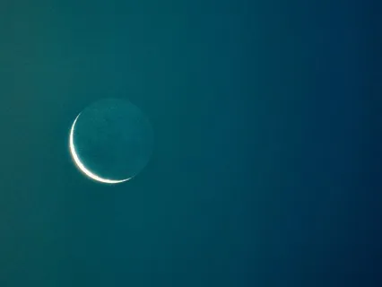 Set Your Personal Intentions Around Love & Prosperity With The New Moon 