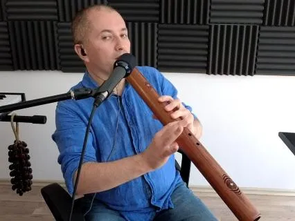 Shamanic Flow: Native American Flute, Guitar & Rainmaker