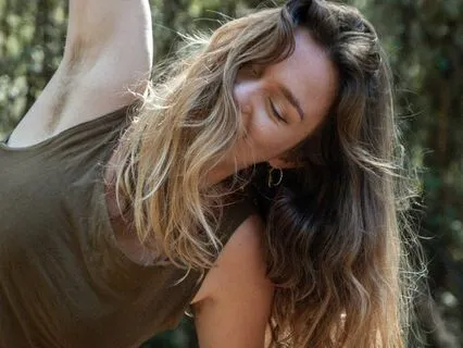 Short Desk Reset Stretch