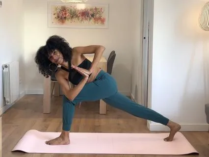 Short Vinyasa Flow For Busy Days