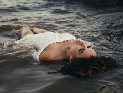 Silencing And Quieting Your Mind: Guided Meditation & Music