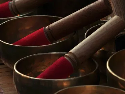 Singing Bowls For Peaceful Moments (Short Version)
