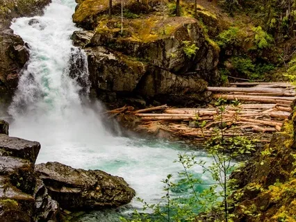 Singing With Crystal Sound Bowls