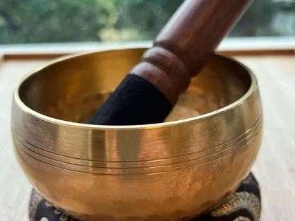 Sitting Meditation: Breath, Body & Thoughts (12 Mins)