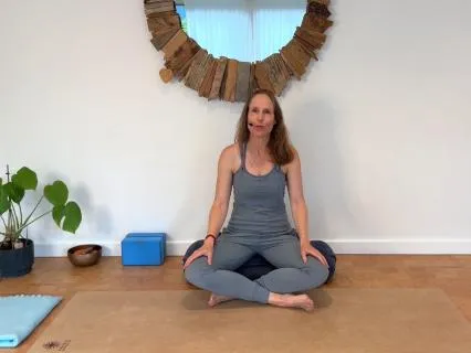Six Healing Sounds Of Qigong + Yin Yoga To Balance Emotions