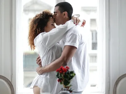  Sleep & Relax: Stream Sparkling + Binaural Beats For Harmony, Peace And Relationships