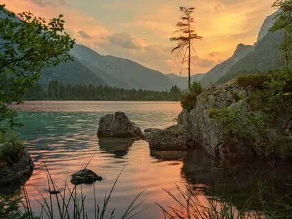 Sleep Well: Mountain Lake Visualization For Rest