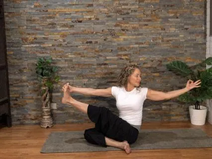 Slow Morning Yoga For Strength, Mobility & Calm (25 Min)