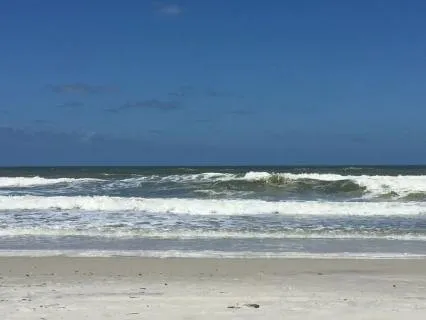 So Hum: Five Minutes Of Ocean Stillness