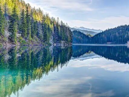 Soft Acoustic Vibes: Calming Tones