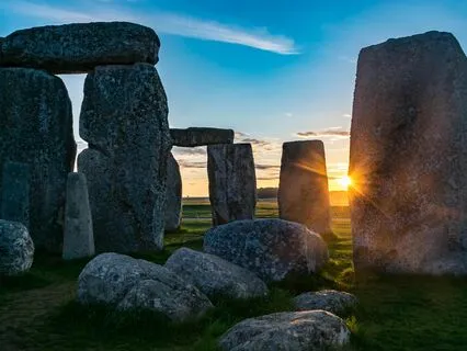 Sonic Meditation On the Frequency Of Stonehenge