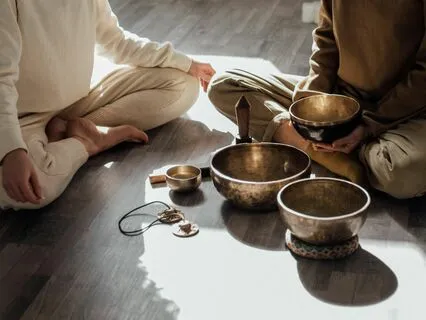 Sons Celestiais com Taças Tibetanas