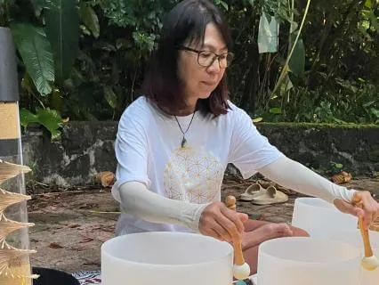 Sound Bath Sessions 326: Vivienne Cheah