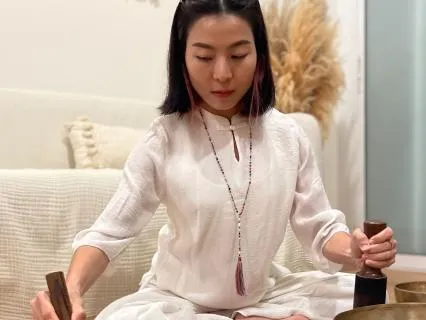 Sound Bath Sessions 327: Emily Ong