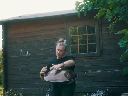 Standing Up For Yourself – Handpan For Quiet Strength