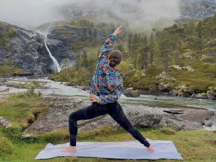 Standing Yoga • Energizing Full Body Feel Good Flow