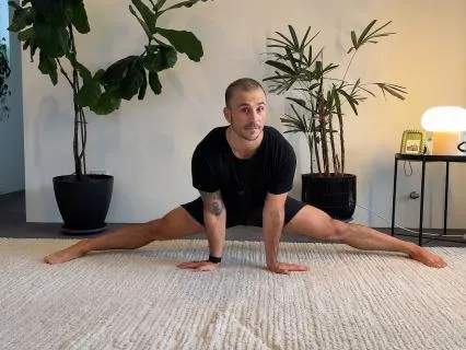 Static vs Dynamic Stretching Explained Simply