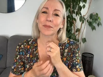 Stop Shrinking And Step Into Your Light (EFT Tapping)