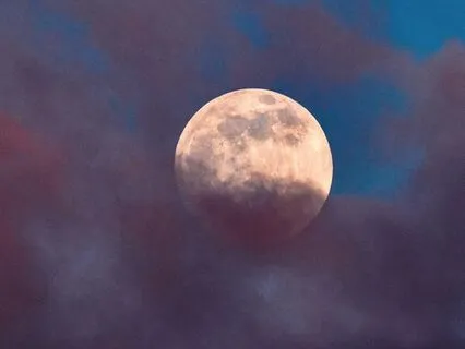 Strawberry Full Moon In Capricorn