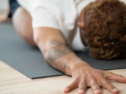 Stretch, Shake, Sigh & Stillness, 6 Minutes