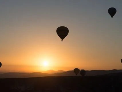 Sunrise Meditation: Manifest Your Dream Life As You Wake Up