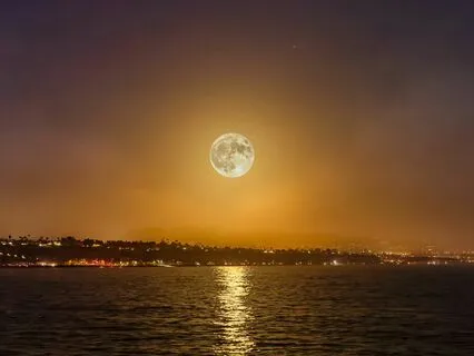 Super Full Moon In Pisces